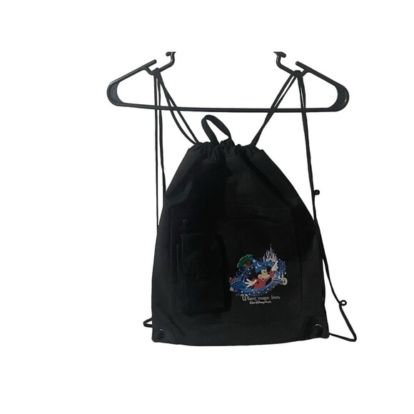 Walt Disney World Vintage Where Magic Lives Drawstring Black Backpack Cinch Bag - Picture 1 of 16